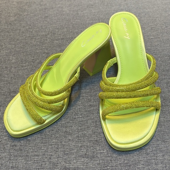 Circus NY by Sam Edelman Women's Heddie Mule Heel Sunny Lime - Picture 1 of 8